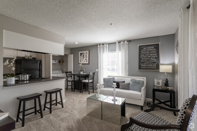 1BR, 1BA - 554 SF