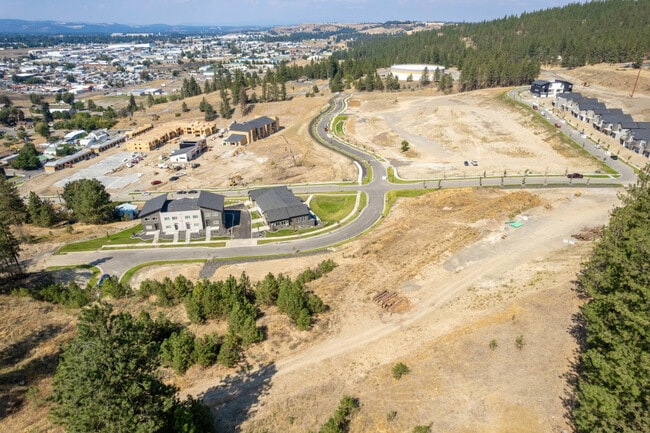 Building Photo - 4415 E Longfellow Ave