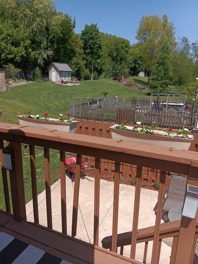 Photo - 4806 Helmo Ave N
