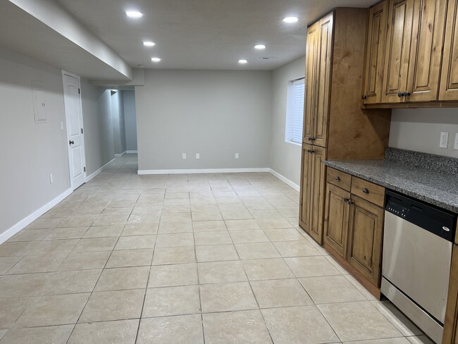 Photo - 2136 Theresa Cove