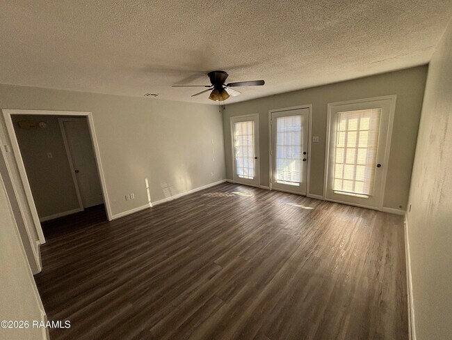 Photo - 108 Cantal Dr Unit B