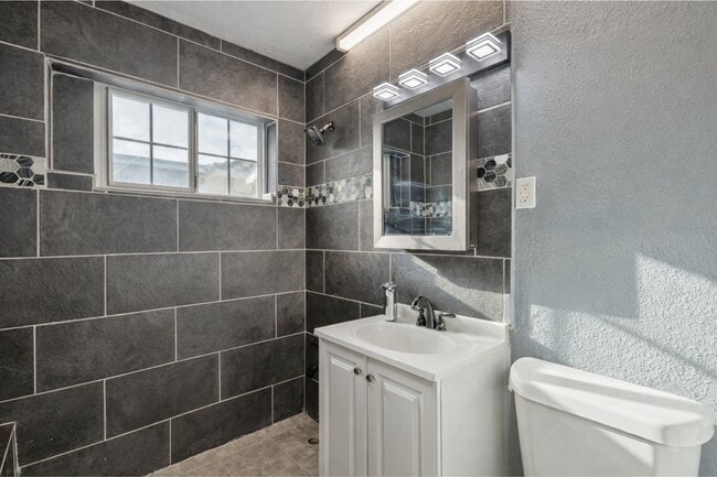 Photo - 105 Pompano Ave