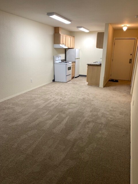 8604-8687 87 Ave
