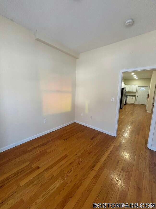 Photo - 16 Chelsea St Unit 1