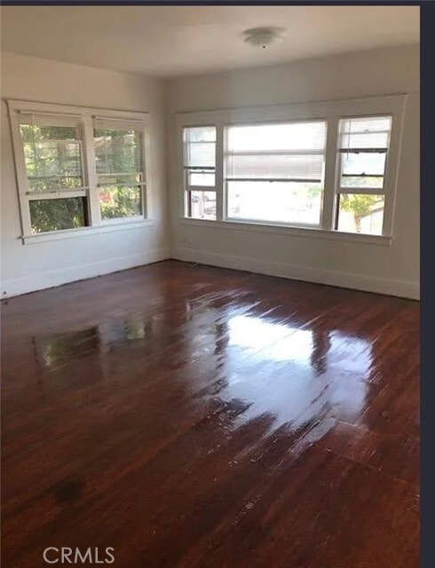 Photo - 342 E 8th St