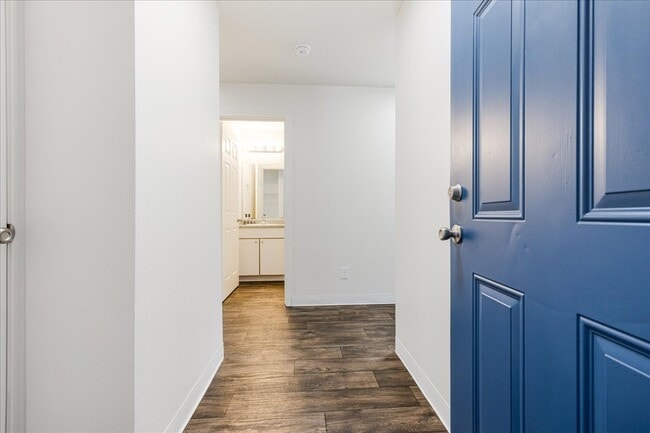 Photo - Foster Plaza Apartments