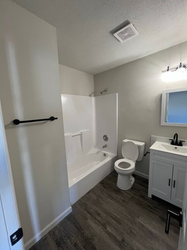 Photo - 185 Lanier Dr