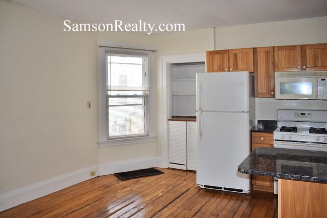 Photo - 111 Bowen St Unit 1