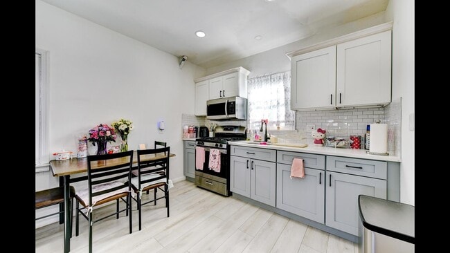 Photo - 1215 80th St