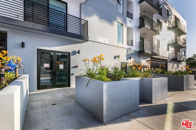 Building Photo - 14612 Calvert St Unit 302 Rental