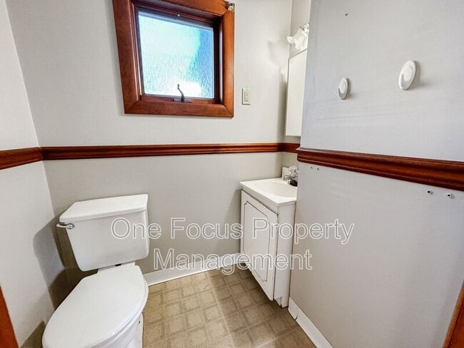 Photo - 468 Curtin St