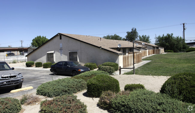 Sequoia Apartments - Sequoia Apartments