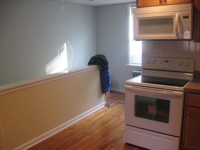 Photo - 132 W Laurel St Unit 3rd Floor
