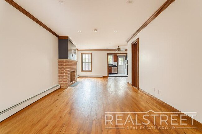 Photo - 376 Kosciusko Street – Large 1 Bedroom wit... Unidad 1