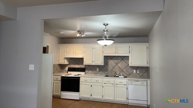 Photo - 4608 Bowles Dr