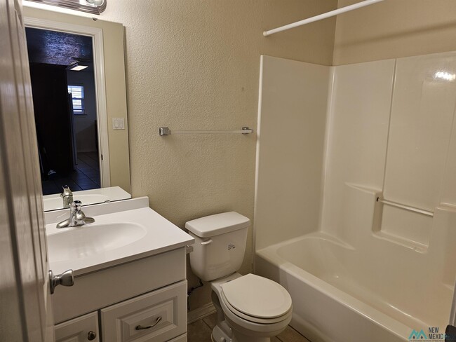 Photo - 108 Limestone