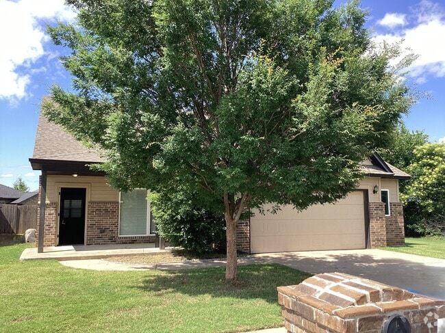 Building Photo - 8229 NW 140th St Rental