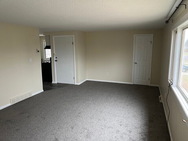 Living Room - 29 Sandy Ln Unit SANDY LN.