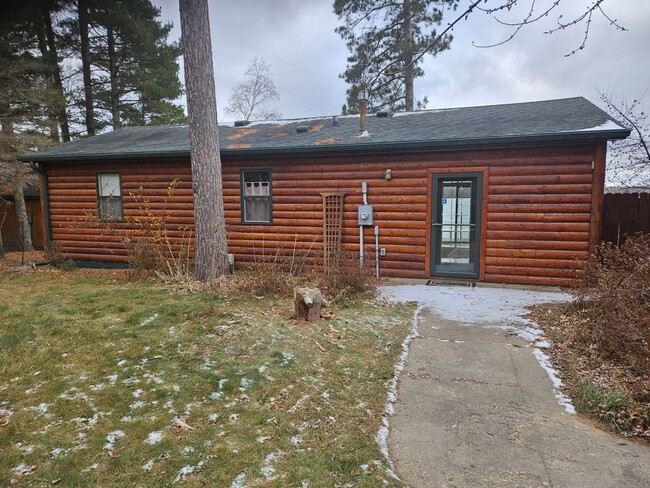 Cozy Cabin on the Old Silver Lake - Cozy Cabin on the Old Silver Lake House