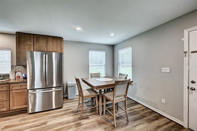 Building Photo - 268 Sunrise Dr