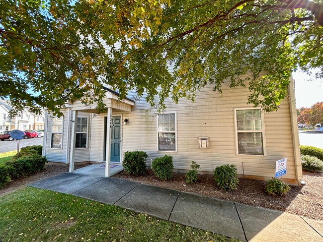 3BR/2.5BA End Unit Townhome in Vernon Farm... - 3BR/2.5BA End Unit Townhome in Vernon Farm...