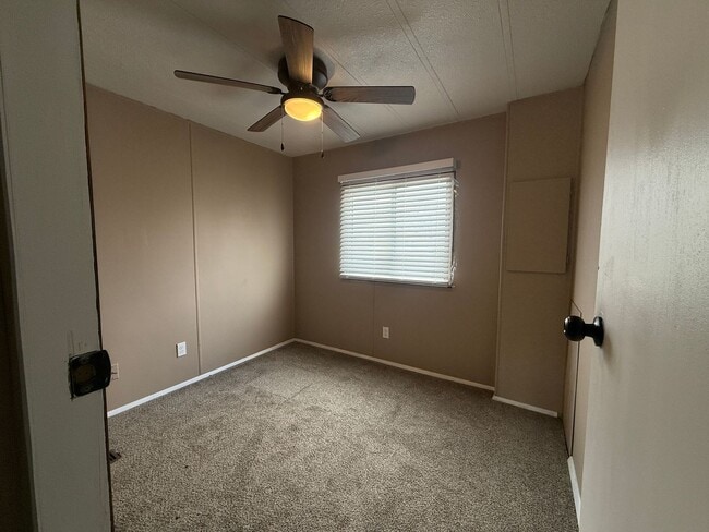 Photo - Spacious 3 bedroom 1 bathroom Pet Friendly Home