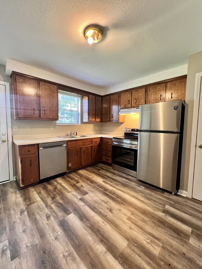 Building Photo - 351 PEABODY DRIVE UNIT 5 (3 BEDROOM UNIT) Rental