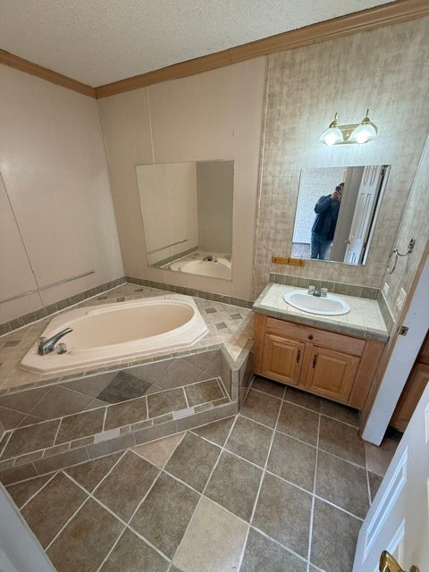 Building Photo - 486 Crooked St