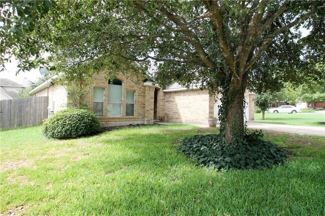 Photo - 613 Runners Ridge