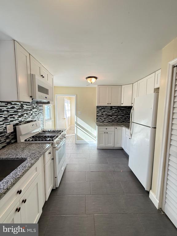 Photo - 557 Powderhorn Rd