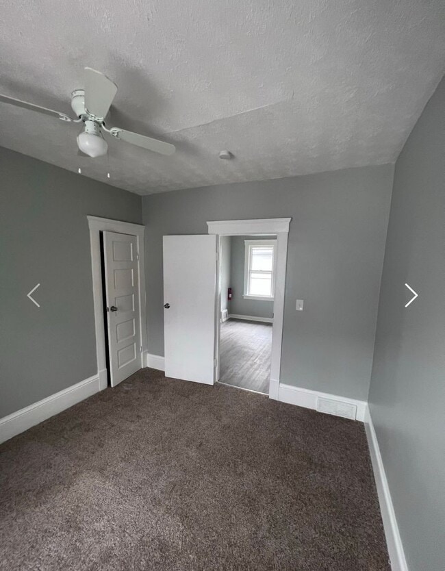 Photo - 3718 E 59th St Unidad UP