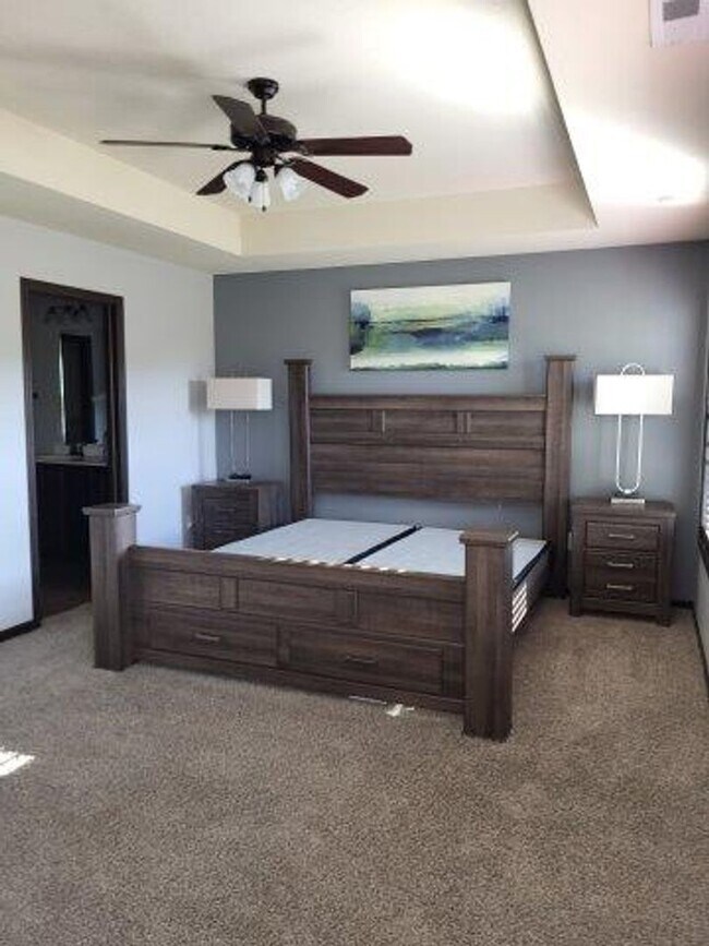 End unit Townhome in the Heart of West Des... House Rental in West