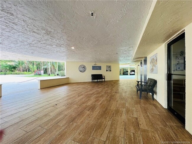 Photo - 221 NE Plantation Rd Unit 215