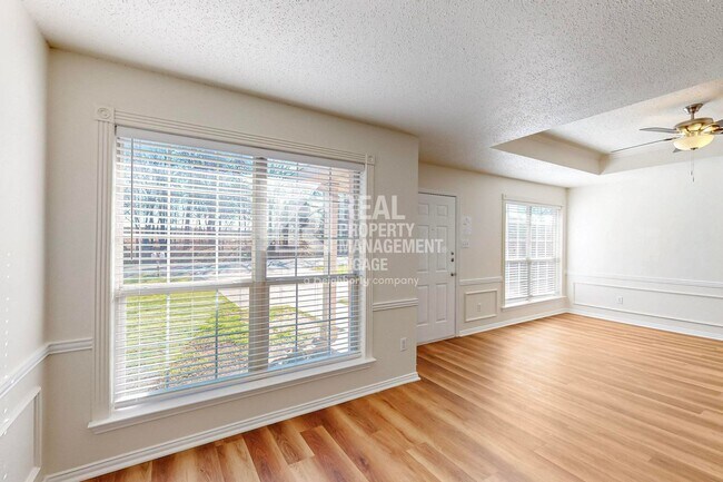 Photo - 404 Truman St Unit 404 Truman  -  A