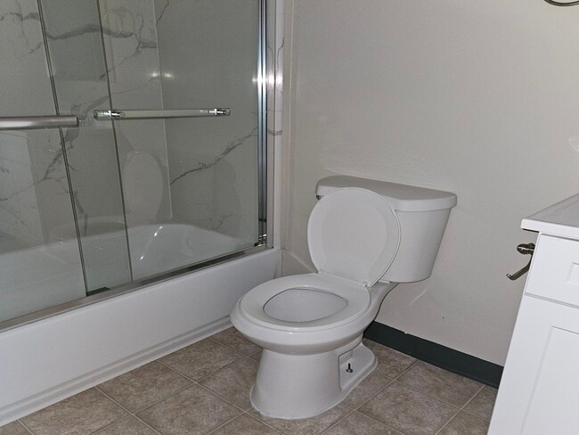 Photo - 8936 Cedros Ave