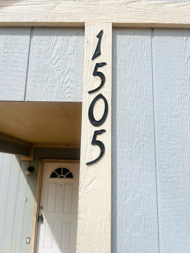 Photo - 1505 E 6th St