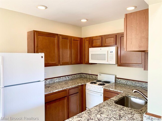 Photo - 156 N Worth St Unit 2S