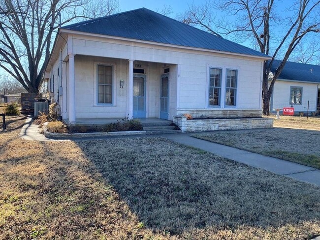 Building Photo - FOR LEASE!! Rental