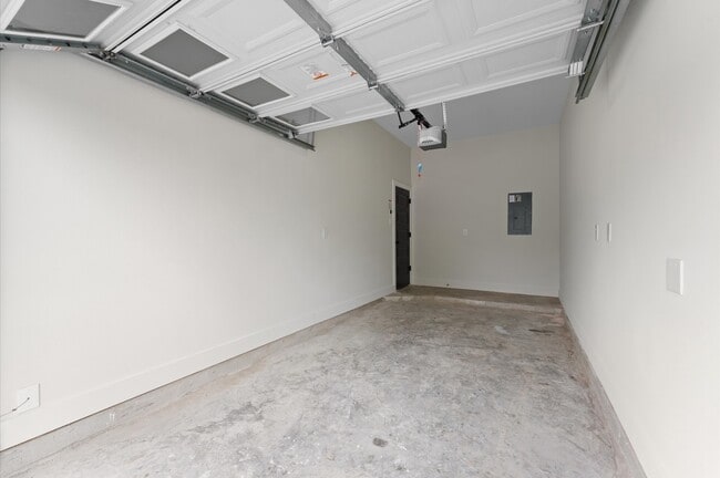 Photo - 6904 Covington Dr