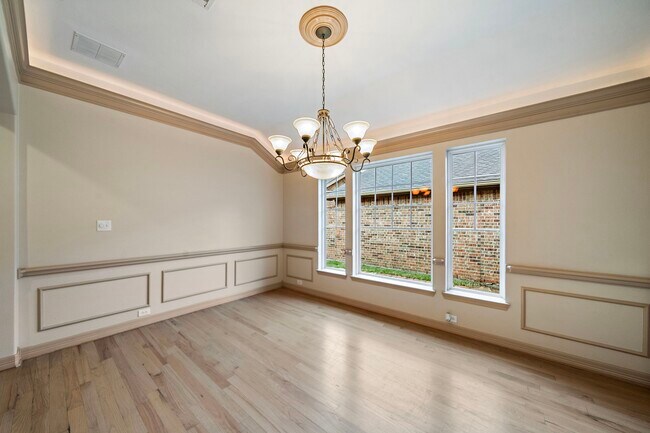 Photo - 6823 Rosemont Park Ln House