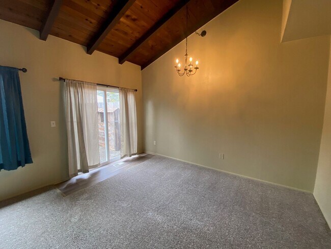 2123 NW Watters St Unit Moore Unit B