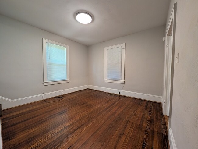 Photo - 931 McDowell Ave NW