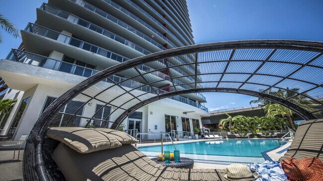 2602 E Hallandale Beach Blvd Unidad SI ID1227437P