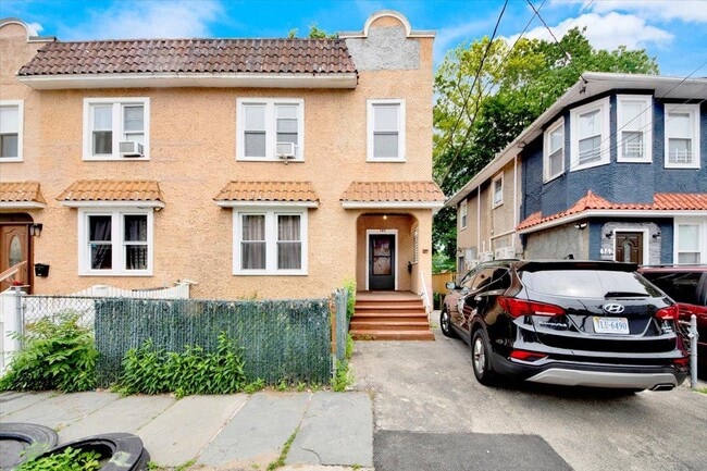 Photo - 140 Saratoga Ave Townhome