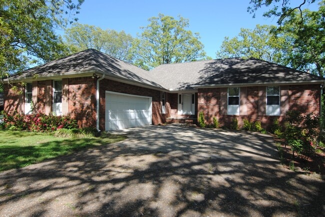 Building Photo - Spacious Rental in Sherwood