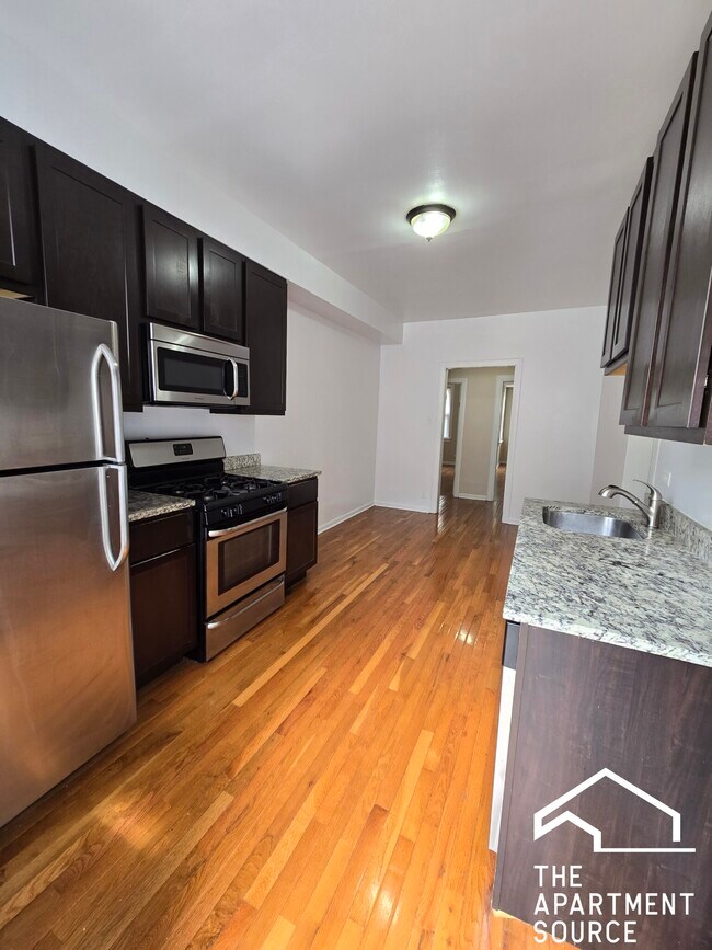 Photo - 3753 W Sunnyside Ave Unit 1