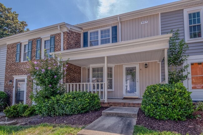 Photo - 907 Shelby Dr