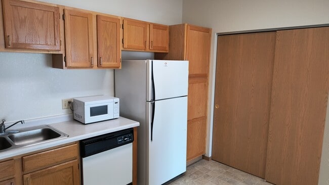 Photo - 219 6th St SW