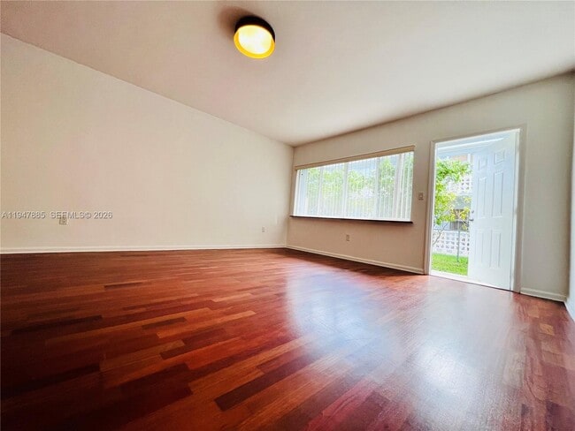 Photo - 2033 Calais Dr Unit 3