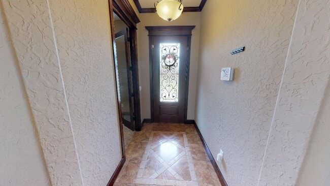 Photo - 328 Creekside Dr